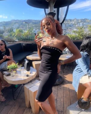 London Hughes Instagram - I strongly suggest having your birthday in New York, flying home and then having another birthday in L.A 🥳✨☀️🥂