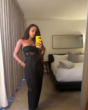 London Hughes Instagram - 🍫😋