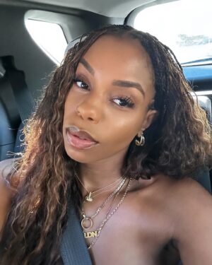 London Hughes Instagram - 🍫😋