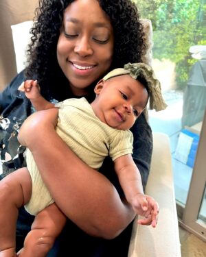 Loni Love Instagram - Met Boo boo Brave today … my new best friend with big Sis McKenzie… y’all I started a bloodline !!!! Great job @breshawebb and @njfuture !!! #auntieloni