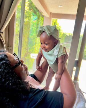 Loni Love Instagram - Met Boo boo Brave today … my new best friend with big Sis McKenzie… y’all I started a bloodline !!!! Great job @breshawebb and @njfuture !!! #auntieloni