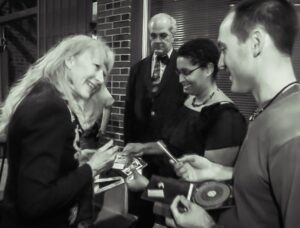 Loreena McKennitt Instagram - Meet Loreena in Milan, tomorrow night! 

𝗙𝗜𝗡𝗗 𝗧𝗜𝗖𝗞𝗘𝗧𝗦 🎟️ IN BIO LINK 🔗 @LoreenaMcKennitt 

As a way of celebrating the conclusion of her Mask and Mirror 30th Anniversary Tour, Loreena has decided to hold a ‘meet and greet’ following her final performance at Milan’s Teatro degli Arcimboldi tomorrow, Friday July 26th. This is the only meet and greet during the entire five-country tour and her first one since the COVID pandemic. 
 
After the show, Loreena will be at the merchandise stand in the venue lobby where you’ll be able to get her autograph and have one photo taken with her, on your camera or mobile phone. This opportunity is free, but restricted to those who have been at the concert. There will undoubtedly be a long line-up so your patience will be appreciated.
 
“This is something I’ve truly missed over the years,” says Loreena, “and I look forward to meeting many of you at our finale in Milan.”