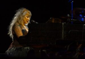 Loreena McKennitt Instagram - Loreena performing in İzmir, the first of three concerts in Türkiye, part of The Mask and Mirror 30th Anniversary Tour. (30/06/2024)

🎟️ Find tickets for other tour concerts using the bio link @LoreenaMcKennitt

📍 Kültürpark Atatürk Open Air Theatre

@pasion_turca @pasion_group

#Turkey #Türkiye #Istanbul #İzmir #Ankara #Turkey🇹🇷

📸 @MarkMcCauley