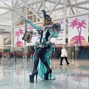 Loris Instagram - Extra! Extra! The b!tch is back! 
Dragcon Day 1 Dumpy! Everything you see including the custom printed fabric for me and @juanmiguelvon designed by me &  created by @gummibaerlatex ,except for this lovely unit by @wigsandhatsbymissmissy 🥰 
#loris #dragconla #dragconlosangeles #losangeles #dragrace #rupaulsdragrace #rupaulsdragcon #dragula #fashion #explore