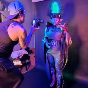 Loris Instagram - Art imitates life imitating Cate Blanchett. 
My Aussie accent is ATROCIOUS I’m sorry to Cate and @mollypoppinzz for this affront to your nation 😂😂😂 
BTS from this epic shoot with @anthonyvanity 🖤
Video by my baby @juanmiguelvon 

#reels #explore #cateblanchett #dragula #dragrace