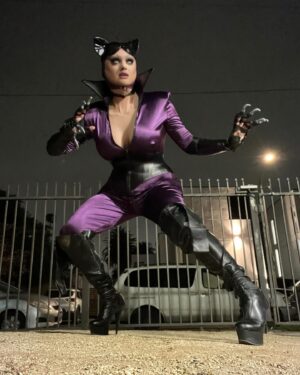 Loris Instagram - Big t!tty k!tty 🐈‍⬛ 
Behold, my Catwoman costume by @gummibaerlatex! I chose to do her outfit from MK vs DC Universe specifically because it’s arguably the sluttiest rendition of her, and I believe in sex positivity when serving puss¥. 🐱