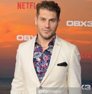 Lou Ferrigno Jr. Instagram - Stupendous evening out at the world premiere of @obx season 3!!! See you all Feb. 23rd!! 

#obx3 #netflix #beigecarpet #literallyatwork #officeduties #lfg #maintainingcomposure