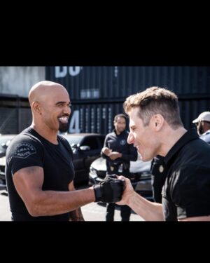 Lou Ferrigno Jr. Instagram - TONIGHT. Check out an all-new @swatcbs at 8p/7c for some friendly fun and bodacious badassery! LFG!! 😎🚨🚔🌽🕳️
Directed 🎥by @gonzalo.amat written ✍️ by #kentrotherham & #cshediizcoleman 📸:@davinophotostudio #Ep611 #Atonement #rollswat
