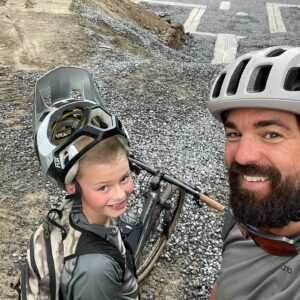 Louis-François Marcotte Instagram - C’était son anniversaire hier …
11 ans 
Petit homme, vielle âme 
🤩😍