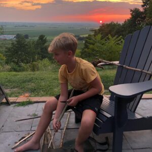 Louis-François Marcotte Instagram - Mon petit tarzan qui prépare ses lances !!! 😍👌
@patricia_paquin