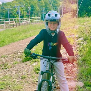 Louis-François Marcotte Instagram - C’était son anniversaire hier …
11 ans 
Petit homme, vielle âme 
🤩😍