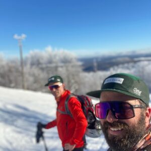 Louis-François Marcotte Instagram - Sortez jouer dehors !! 😁
Quelques montées en « touring » hier @bromont_montagne 
@obersonboutique 😁🤩🎿