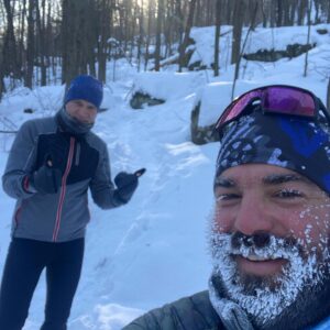 Louis-François Marcotte Instagram - Sortir jouer dehors même si un peu frais ... 🤩🏃‍♂️
@obersonboutique 
@david.durocher.767