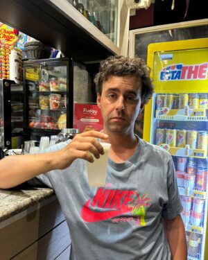 Luca Ravenna Instagram - Catania potrei lavorare per la Pro Loco
1. Parrucchiere al top
2. Così si inaugura un’attività 
3. Seltz limone e sale (ogni città dovrebbe venderlo)
4. Passato remoto di Pokè
5. Shark Edicola by@vincenzovim 
6. Palazzolo Acreide agghindato a festa
7. @pinksonepinkfloyd Tribute band dei Pink Floyd a Palazzolo Acreide esegue “Learning to fly” la più bella canzone dei PF
8 @alicevaleriaoliveri ripensa alla sua adolescenza a bordo piscina alla Risacca
9. Blessed by the sicilian sun 
10. Regalo slogan per @tomarchio_pasticceriasiciliana 
“Lato mio, bene
  La Tomarchio, ottima”

🐘❤️💙
