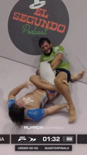 Lucas Barbosa Instagram - HULK ESMAGA!! 👊 Lucas Hulk (@lucasbarbosajj) finaliza Jozef Chen no terceiro round e se classifica para a semifinal do CJI! ✅

🎥 @cjiofficial | @bteamjj

#jiujitsu #bjj #grappling #cji #craigjones #craigjonesinvitational #almadafightmedia