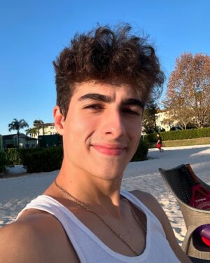 Lucas Burgatti Instagram - Há 7 anos visitamos o @tauaresorts e dessa vez viemos passar o niver da Sarinha aqui nesse paraíso. Já era tudo incrível, agora com a expansão e as melhorias, ficou perfeito !!!