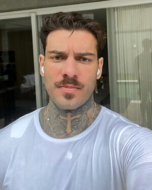 Lucas Lucco Instagram - 37 fotos / 1 boa