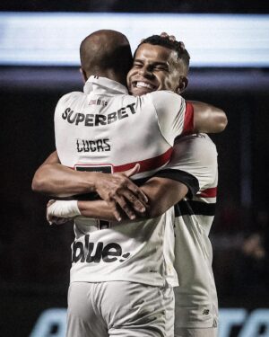 Lucas Moura Instagram - Alinho, força guerreiro! Que DEUS abençoe a sua recuperação. Estamos contigo!