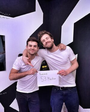 Lucas Reiber Instagram - Letztens bei "Luke, der EscapeRoom und ich" den 90min. Raum zerlegt. Also Leude wer traut sich gegen uns nen #escaperoom zu spielen?
Ich würds lassen.

#soooo #escapegame
#köln #escape #cronoporisfertig #alaaf