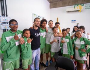 Lucas Strabko Instagram - Um dia cheio de alegria! Recebemos a visita especial do @cartolouco no Instituto Neymar Jr. 🤩✨ Agradecemos pela energia e pela simpatia com as nossas crianças. Os pequenos amaram a visita! Agradecemos por dedicar um pouco do seu tempo para conhecer nosso projeto e pelas risadas compartilhadas. Juntos, fazemos a diferença! 💚💛 

A day full of joy! We received a special visit from @cartolouco at Instituto Neymar Jr. 🤩✨ We thank you for your energy and kindness towards our children. The little ones loved the visit! Thank you for dedicating some of your time to get to know our project and for the shared laughs. Together, we make the difference! 💚💛

#institutoneymarjr #neymarjr #projetosocial #cartolouco