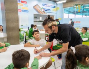 Lucas Strabko Instagram - Um dia cheio de alegria! Recebemos a visita especial do @cartolouco no Instituto Neymar Jr. 🤩✨ Agradecemos pela energia e pela simpatia com as nossas crianças. Os pequenos amaram a visita! Agradecemos por dedicar um pouco do seu tempo para conhecer nosso projeto e pelas risadas compartilhadas. Juntos, fazemos a diferença! 💚💛 

A day full of joy! We received a special visit from @cartolouco at Instituto Neymar Jr. 🤩✨ We thank you for your energy and kindness towards our children. The little ones loved the visit! Thank you for dedicating some of your time to get to know our project and for the shared laughs. Together, we make the difference! 💚💛

#institutoneymarjr #neymarjr #projetosocial #cartolouco