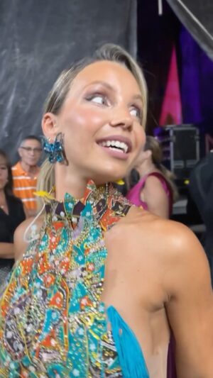 Luciana Abreu Instagram - Uma pequena amostra do espetáculo que tenho em estrada - 25 anos de carreira THE WOMAN SHOW 🦋 2024

Hoje abrimos a agenda de 2025, num espetáculo que terá o mesmo formato, com alterações ao repertório ☺️

Para mais informações e condições: 919 673 608 ou micaelamedeiros.lvamproductions@gmail.com

Até breve ♥️

Um espetáculo produzido pela @lvamproductions