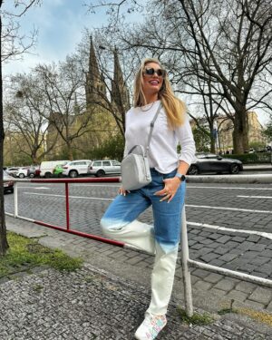 Lucie Borhyová Instagram - Here I am, this is me
There’s nowhere else on earth I’d rather be… #me #my #place #my #home #prague #❤️