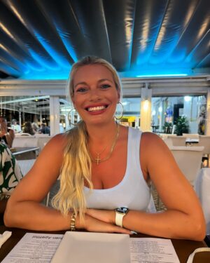 Lucie Borhyová Instagram - Pálivé jídlo🌶️ letní vůně ☀️ horký vánek 🩵 šumění moře🌊… to je moje 🙌❤️ #sealife