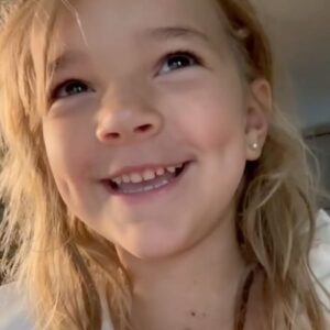 Lucinha Lins Instagram - Esta é Eleanor, minha sobrinha neta, linda, que mora em Atlanta. Hoje acordou com saudades da tia vovó Lucia e pediu a minha sobrinha querida Cristiana, para gravar uma surpresa pra mim. Isto é o que chamo de um bom dia!!!