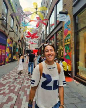 Lucy Bronze Instagram - 🎨😁