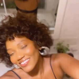 Luedji Luna Instagram - #dump de maio: sol em gêmeos, lua em touro, intensivão da maternidade, crise de meia idade, inferno astral, limpeza kármica, dentro do mar tem rio, dentro de mim tem o que(?), monogamia em chamas, agenda lotada.

Onde a gente se encontra?

18/05 Show Salvador Jazz
21/05 Evento Fechado
24/05 Show Sesc Pinheiros
25/05 Show Ayabass Doce Maravilha