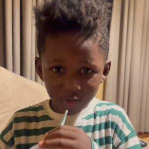 Luedji Luna Instagram - Fazem 3 anos que ele me escolheu.

Obrigada por me tornar a melhor versão que eu posso ser, por me desafiar todos os dias, pela graça de ver vc ser tão bonito por dentro e por fora.

Te amo, Dayo Oluwadamisi!🤎

ph 1 @ntiuira