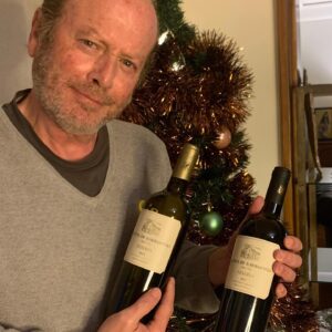 Luís Esparteiro Instagram - A caminho do Natal em boa companhia. #quintassebastiao #vinho #natal #boacompanhia