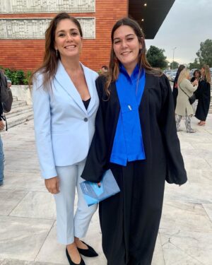 Luís Esparteiro Instagram - A minha filha nasceu quando estava a fazer o ‘Super Pai’, parece que foi ontem e já está licenciada. Parabéns ‘Dra’ Teresa ! #orgulhodepai #família #amor