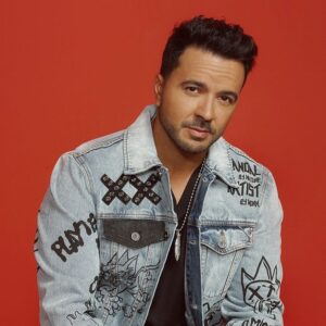 Luis Fonsi Instagram - ❤️ 🇷🇴 #25AñosTour