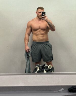 Luke Menzies Instagram - Getting there…..coached by @progress.365