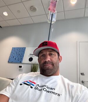 Luke Rockhold Instagram - Let’s make a deal, I won’t strike and you don’t wrestle. Traditional JJ scissor start @cjiofficial