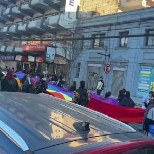 Luz Violeta Instagram - Marchando en el sur por acá en #losangeles 🏳️‍🌈❤️✨🥂