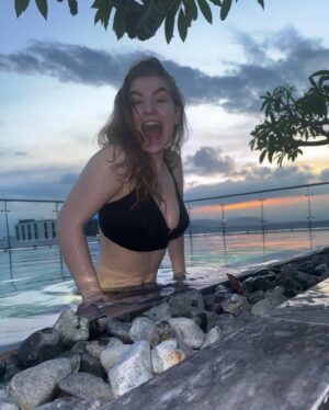 Lyliana Wray Instagram - Summer Sunset Swims 🌅
