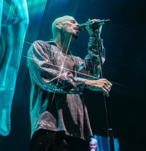 M. Pokora Instagram - Dump de la dernière de l’Epicentre Tour 🥹
Encore merci pour les milliers de messages reçus depuis samedi. Tellement heureux de savoir que cette tournée vous a fait chanter, danser, pleurer, vous a remémoré des souvenirs ou apporté un peu de bonheur et de réconfort le temps d’un concert... 🙏🏼❤️

📸 @joeymatras