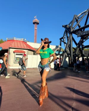 M1ss Jade So Instagram - Tap down those boots while I beat around 🤭🎢
