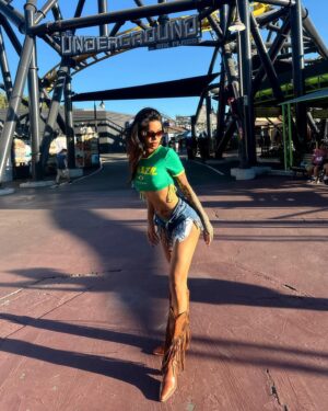 M1ss Jade So Instagram - Tap down those boots while I beat around 🤭🎢