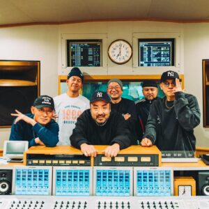 MIGHTY CROWN Instagram - 本日 最後のBayside Reggae Lounge の放送
長い間　この番組を聴いてくださったリスナーのみなさん
ありがとうございました♪  今夜が最終回
FM Yokohama 84.7 好き勝手自由に　やらせてもらって
感謝してます。　#mightycrown #djbana #shalala 
ディレクター　@nakagawadaisuke  お疲れ様でした👊🏽
@mightycrown_entertainment @mastasimon @cojiecrown @samicrown_lens @chozenlee_live @bana_daddy_b