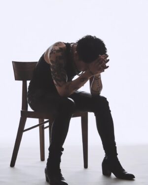 MIYAVI Instagram - What if I hadn’t gotten injured

What if I hadn’t picked up the guitar

What if I hadn’t met you

What if

もしケガをしてなかったら

もしギターと出会ってなかったら

人生にもしもはないけれど
たまにふと考える時がある

どんな道を進むことになっても
後悔しない生き方をしたい

みやを

🙋🏻‍♂️