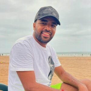 MOHAMED BASSOU Instagram - لا اليأس ثوبي ولا الأحزان تكسرني جرحي عنيد بلسع النار يلتئم😍😍