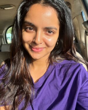 MV Namritha Instagram - Happy, sleepy, entertained, not so entertained, excited, waiting in traffic, just, life 😌 #selfieslately