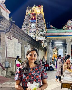 Maanasi G Kannan Instagram - ❤️🙏🧿

#pradhosham #kapaleeshwarartemple #mylapore #🙏