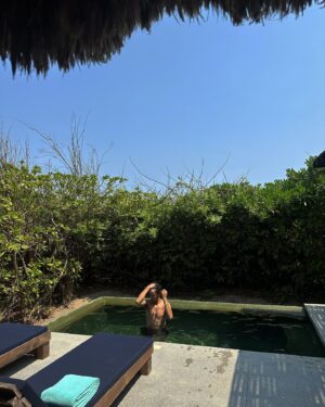 Macarena Achaga Instagram - (des)conectar: hacer como que nada más existe y olvidarte del mundo por un ratito 🦋 

pd: la última foto me da vida @juanpazurita 🫶🏻