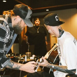 Machine Gun Kelly Instagram - jelly you are living breathing badass and a kindred soul who has shown me the path of redemption and what it looks like to believe in yourself against all odds. 

from us beefing 12 years ago, and fast forward to us putting out what i believe will be the biggest hit of our careers yet im proud to call you my brother and life feels better knowing you got my back. 

this lonely road ain’t so lonely my friend. 🤞🏻 @jellyroll615