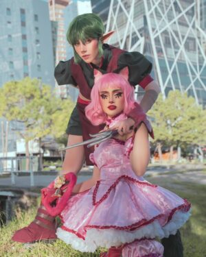 Maddie Jamett Ahumada Instagram - ✨️TOKYO MEW MEW POWER✨️
Este fue el anime que cuando estaba chiquititx me hizo querer ser una chica mágica ✨️
💓Outfits by @moriyunha y @hiddenmistake_
🐻Peluca, makeup, espadas by @bustio.cos 
🐰Peluca by @ank_cosart 
Orejas y cola by @sauronpurr 
Guantes by @barreto_dm 
Cascabel by @bustio.cos 
📸 by @fai.photo_
✨️Asistencia by @tuticos._

#cosdrag #cosplay #beauty #wig #tokyomewmew #mewmewpower #kisshucosplay #ichigocosplay
